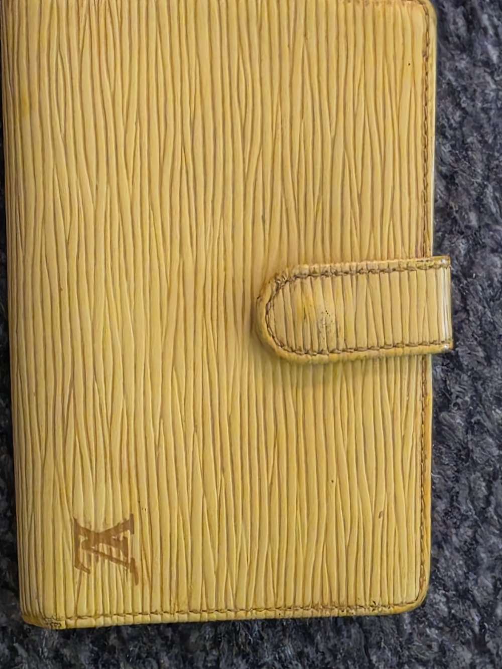 Louis Vuitton Epi Kisslock  Bifold Card Wallet